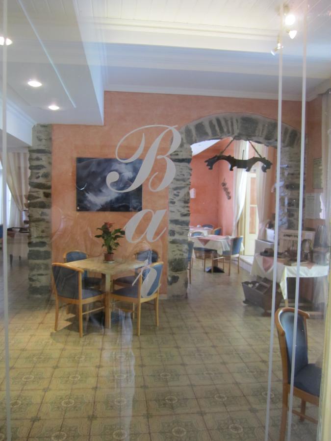 Le Mirval Hotel La Brigue Exterior foto